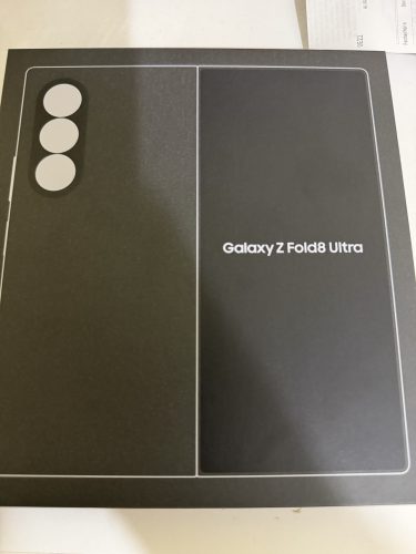 Samsung Galaxy Z Fold8 Ultra, Smartphone con IA photo review